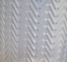 Load image into Gallery viewer, Ceramic White Textured Lamp 48cm
