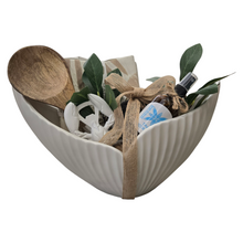 Load image into Gallery viewer, Gift Hamper Whale Fin Vase

