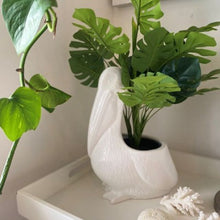 Load image into Gallery viewer, Pelican Planter White
